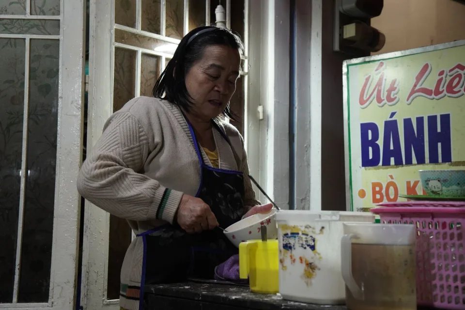 Bàn ăn tại Lê Tấn Minh